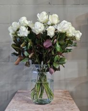 JA04 De mooiste witte rozen